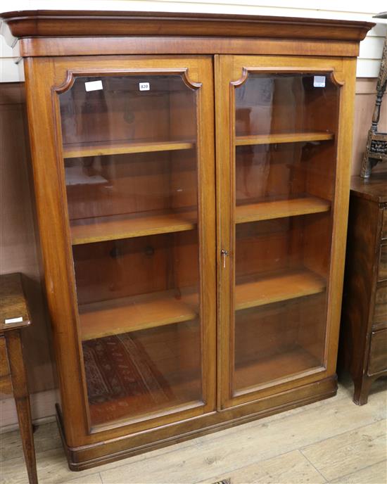 An Edwardian glazed bookcase W.135cm